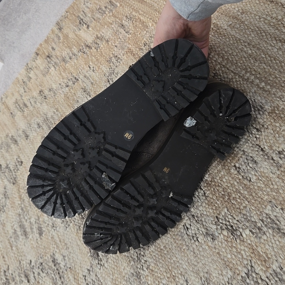 Women's Taupe Fur-Lined Lace-Up Boots - Picture 4 of 6